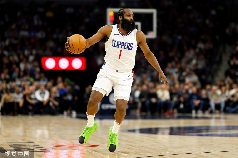 目光转向另 目光转向另